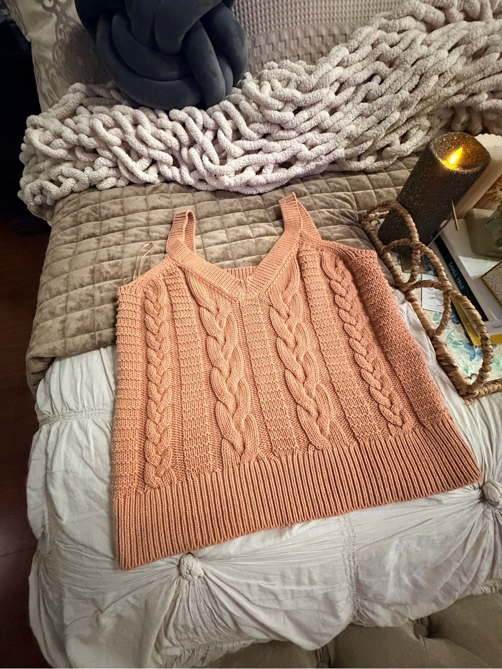 Banana Republic Women's Cable Knit Sweater Medium